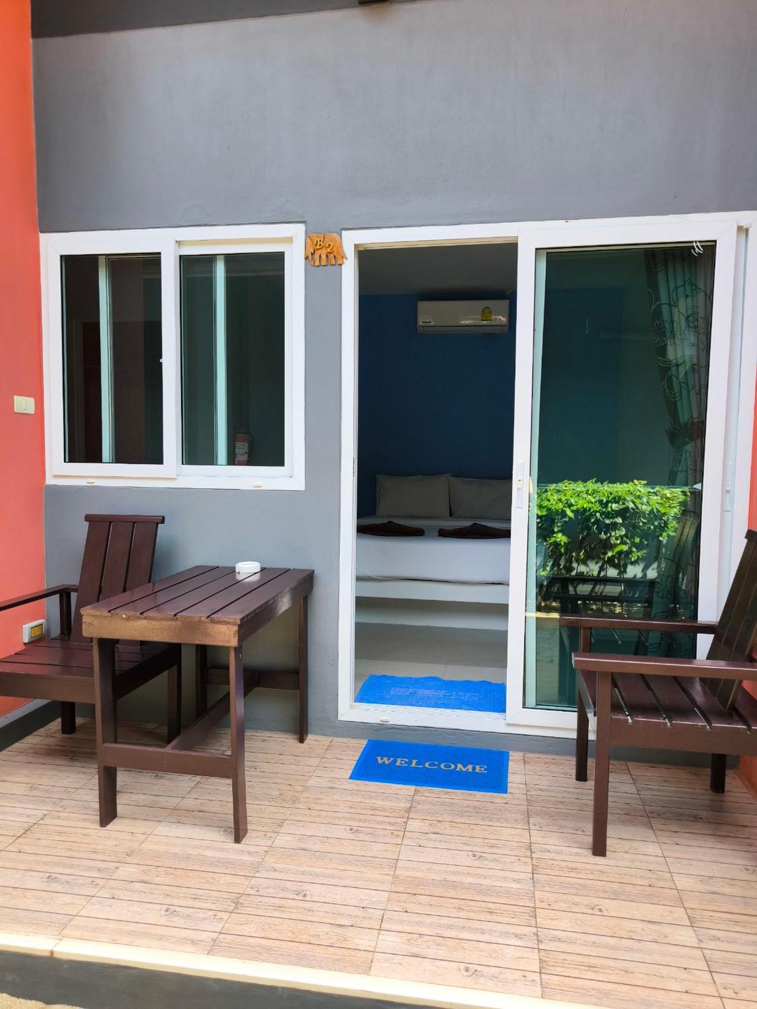 Maenam Villa Hotel Mae Nam Exterior photo