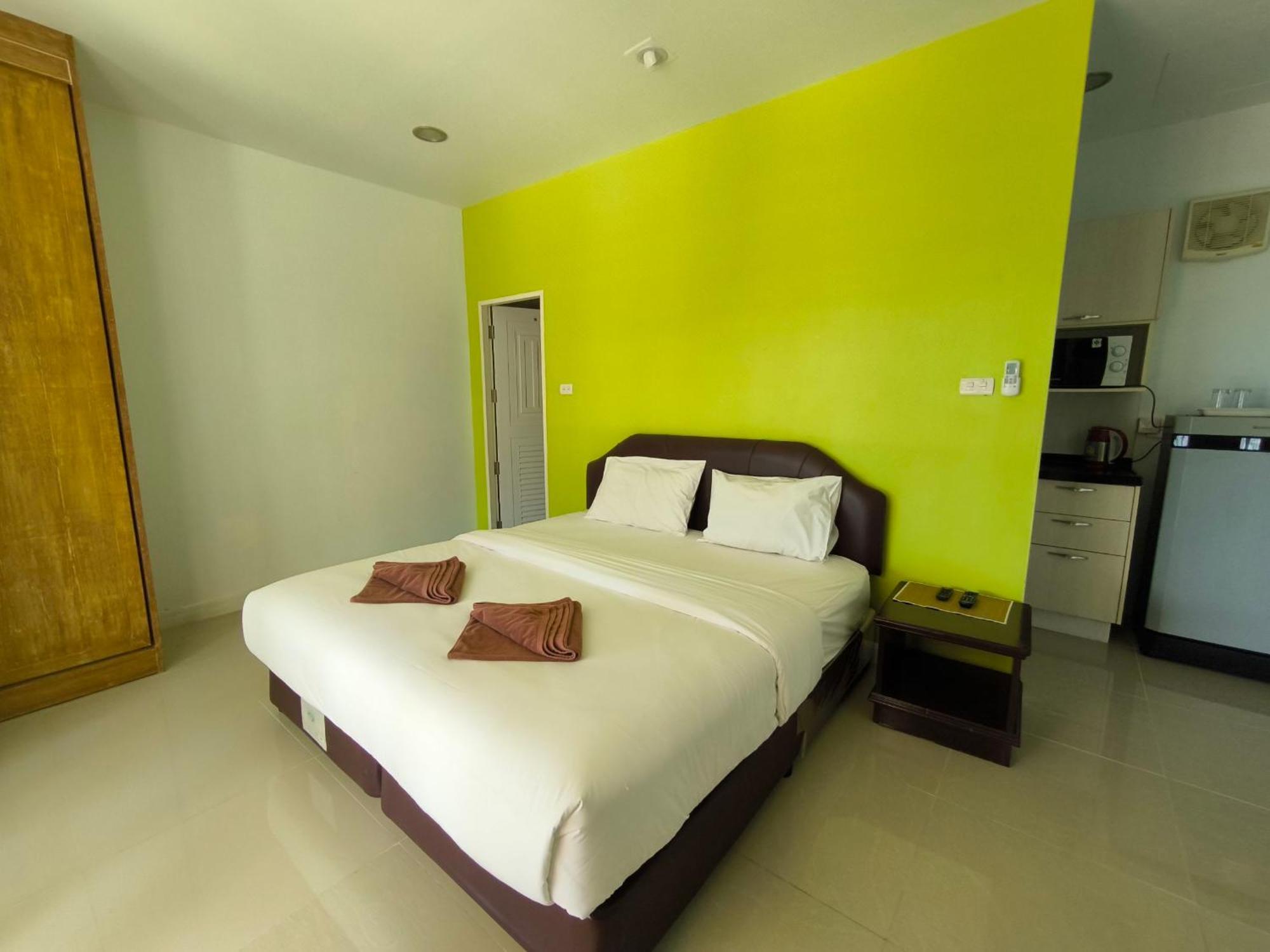 Maenam Villa Hotel Mae Nam Exterior photo