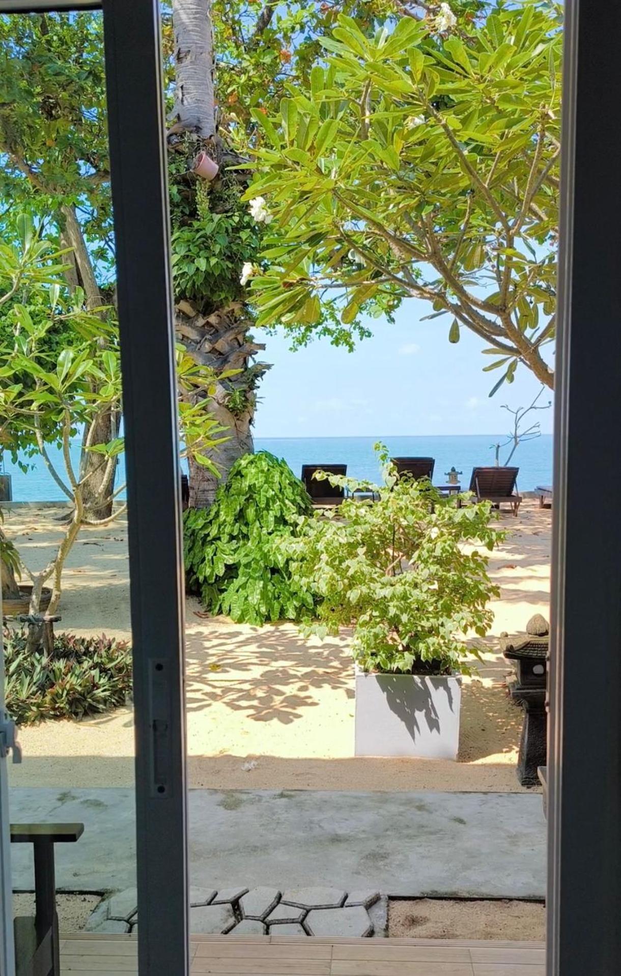 Maenam Villa Hotel Mae Nam Exterior photo